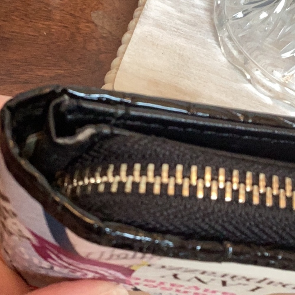 LANY paparazzo wallet/wristlet - Picture 13 of 16